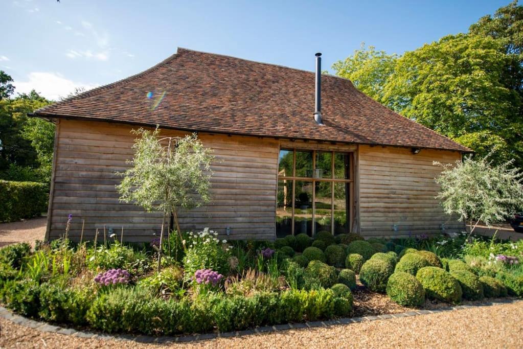 Cloth Hall Barn & Cottages Smarden Exterior photo