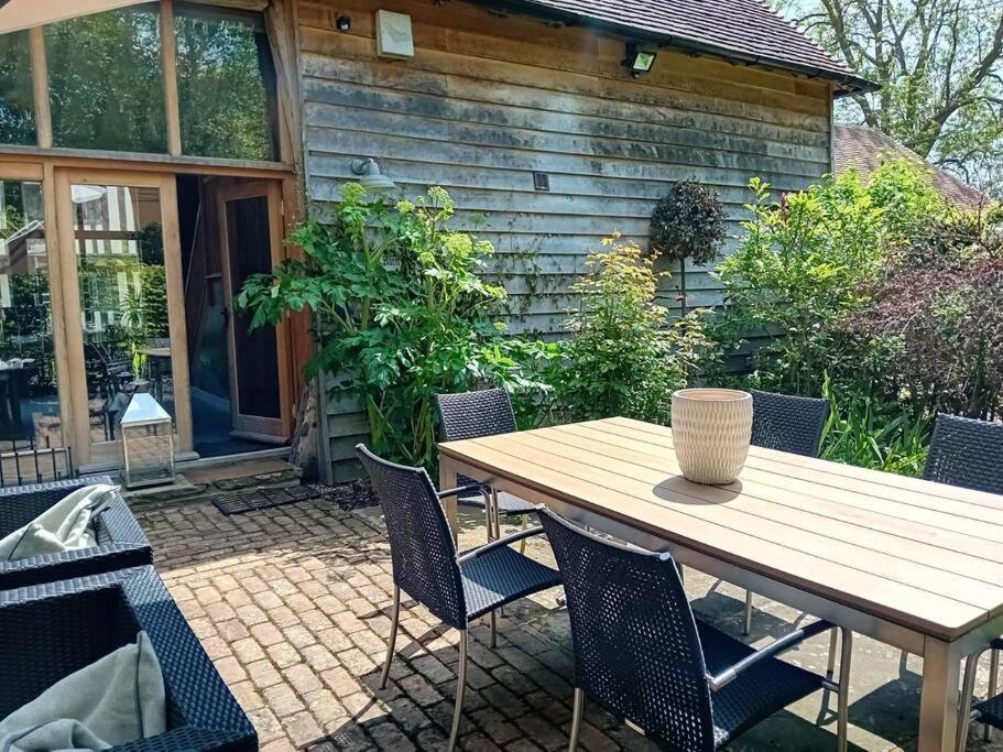 Cloth Hall Barn & Cottages Smarden Exterior photo