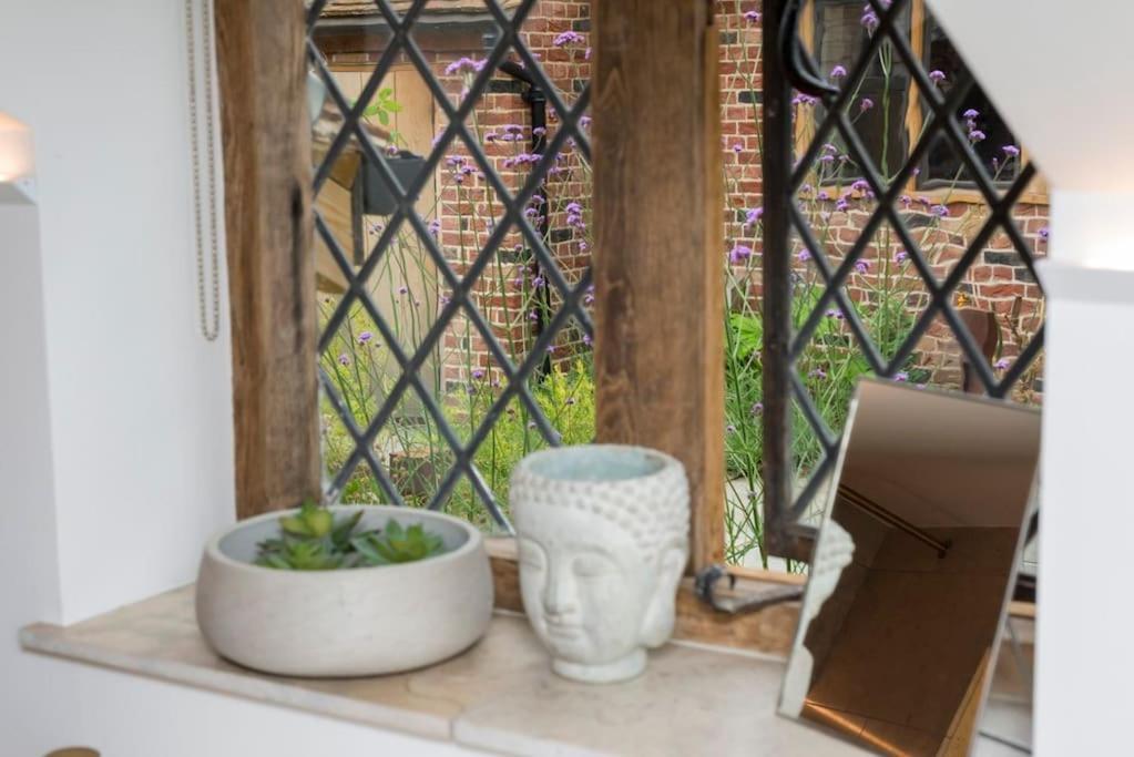 Cloth Hall Barn & Cottages Smarden Exterior photo