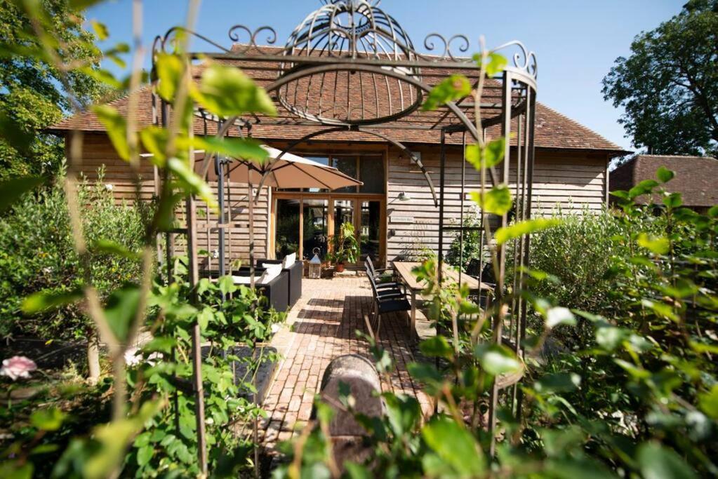 Cloth Hall Barn & Cottages Smarden Exterior photo