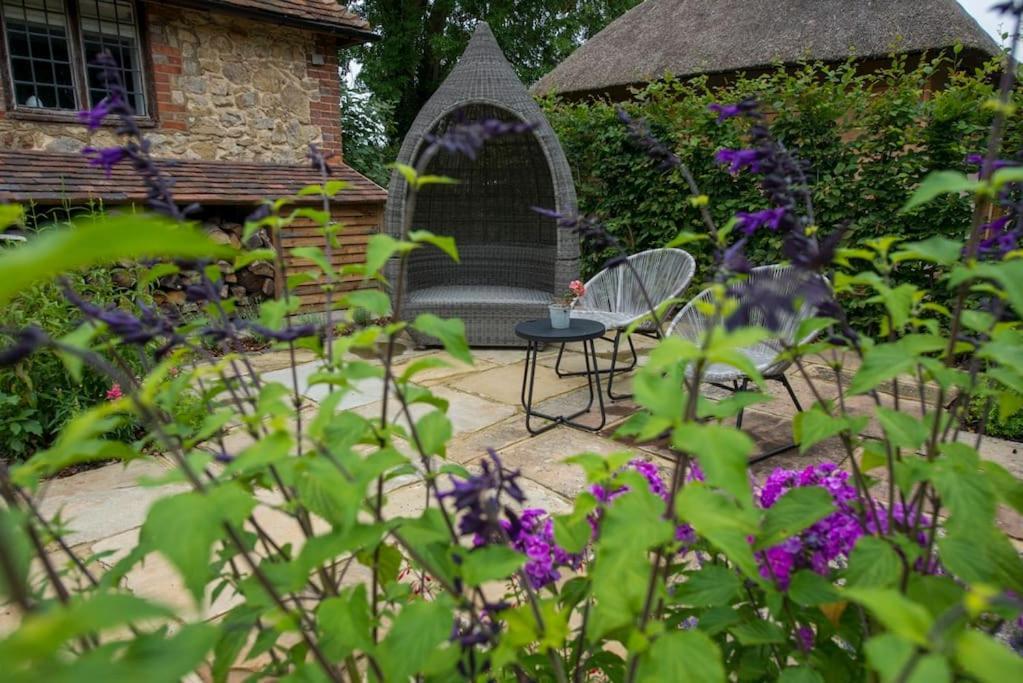 Cloth Hall Barn & Cottages Smarden Exterior photo
